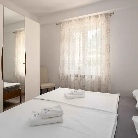 Apartmán With A - C In Porec-istrien 58164